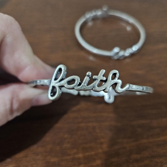 9" Faith/Love Antiqued Silver bangles - Picture 3 of 5